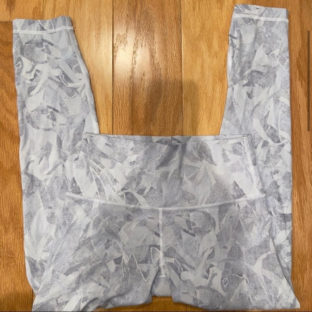 Lululemon Wunder Under Hi-Rise Tight 28" Size 6 - Picture 4 of 10